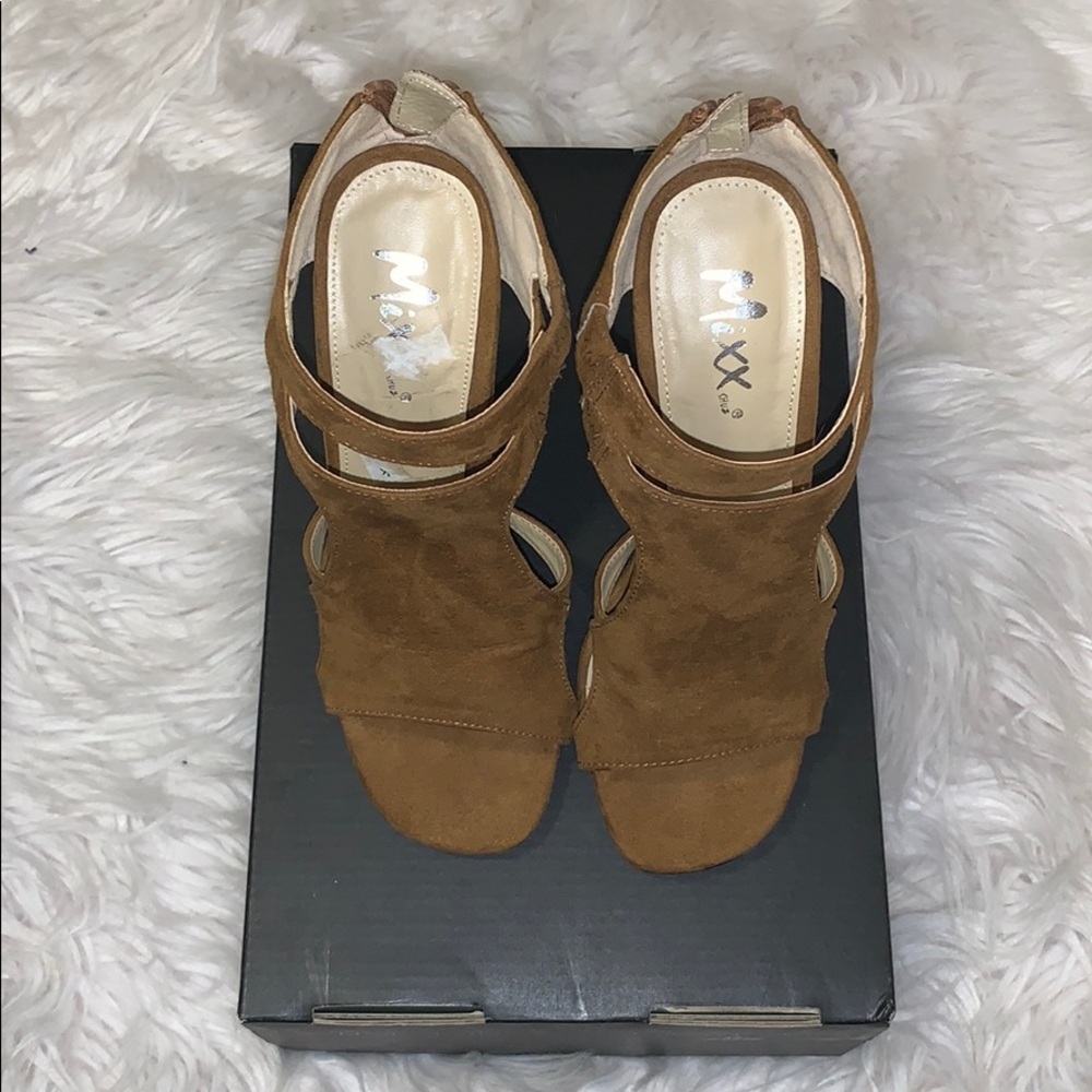 Size 5.5 (US) Brown zip up sandals